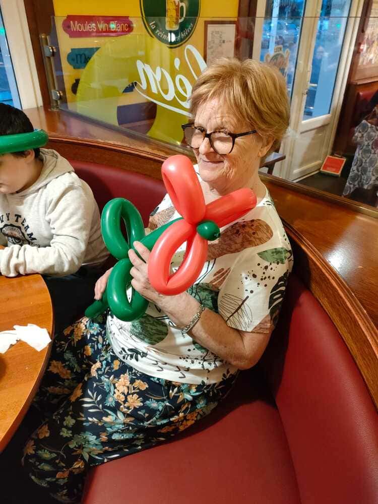 Animateur sculpteur de ballons gonflables